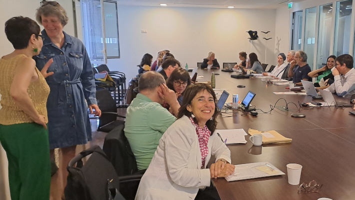 Durante una pausa de la reunión