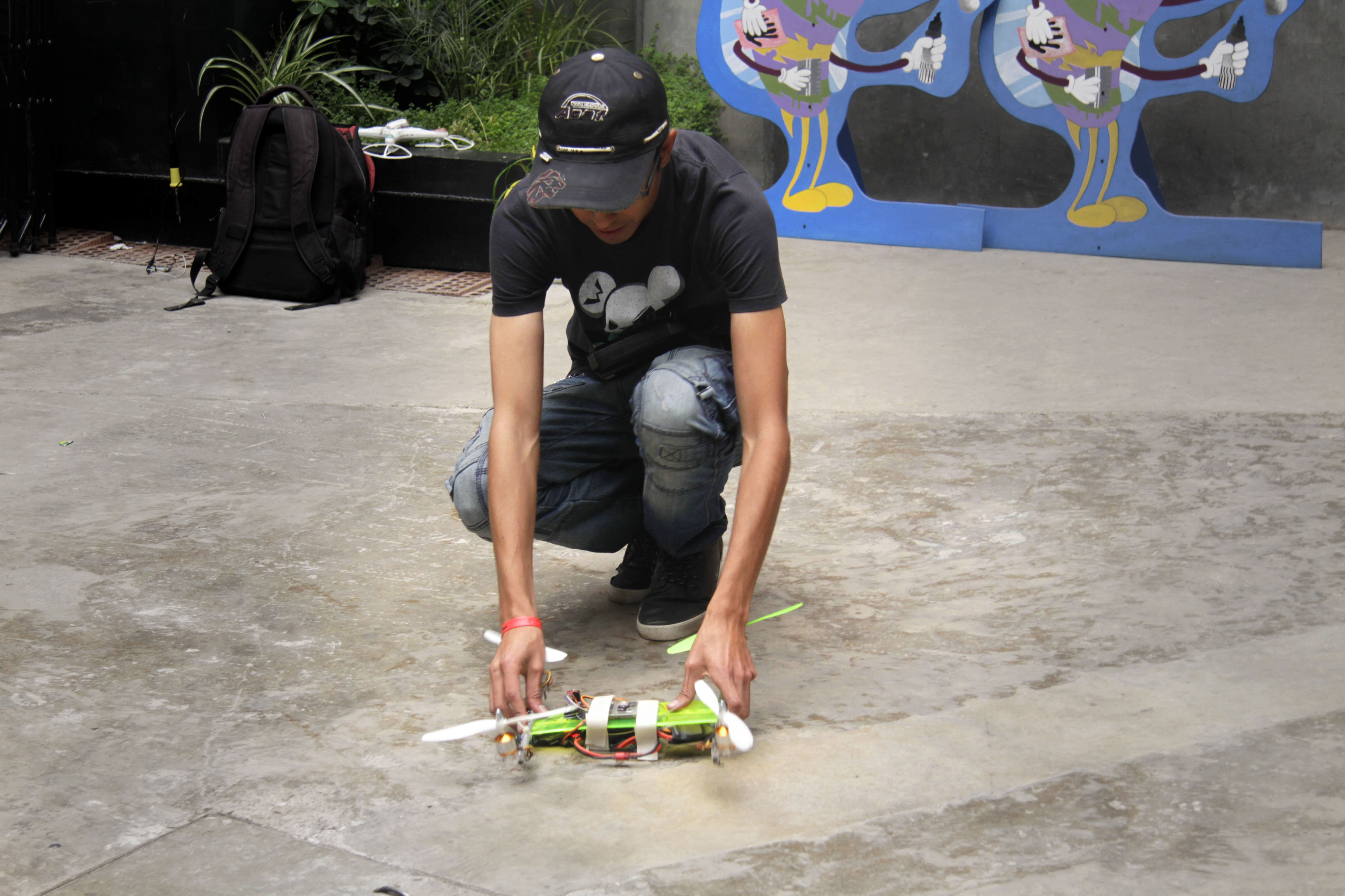 Construccin de Drones Zayoln en FARO Tlhuac