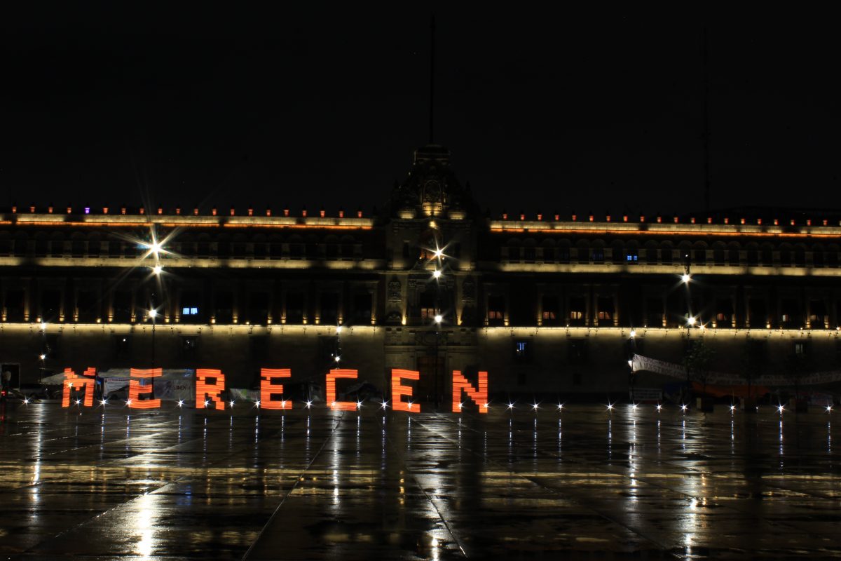 Arqueologa con luz en SLP