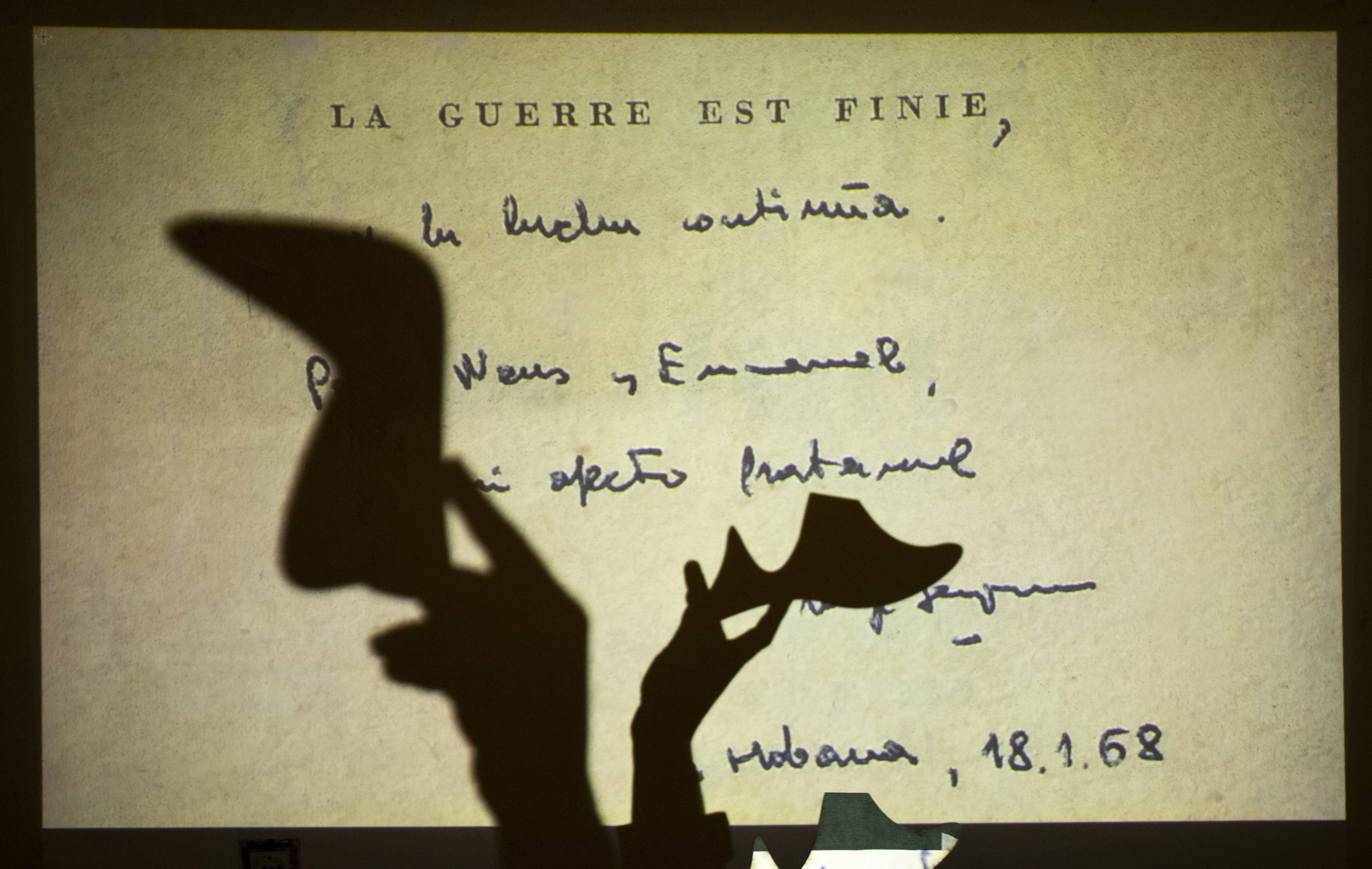 Amarillo Neus Develar rosa de Mara Cerd Acebrn