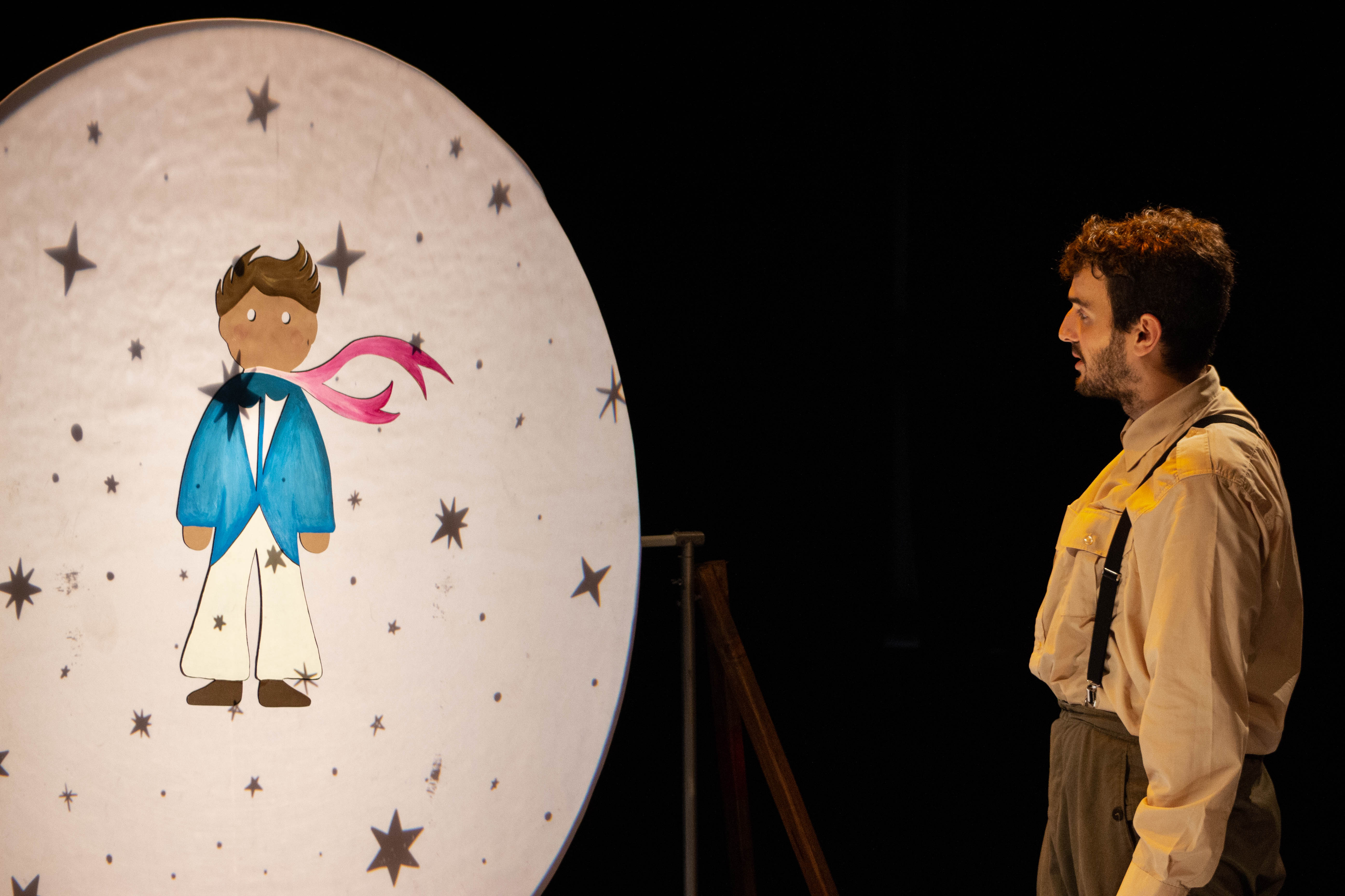 B-612 / Teatro de sombras y títeres basado en “El principito”