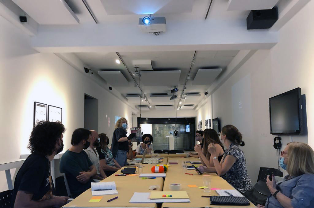 Suset Snchez Snchez presenta el taller Curadura con las personas por las personas para las personas