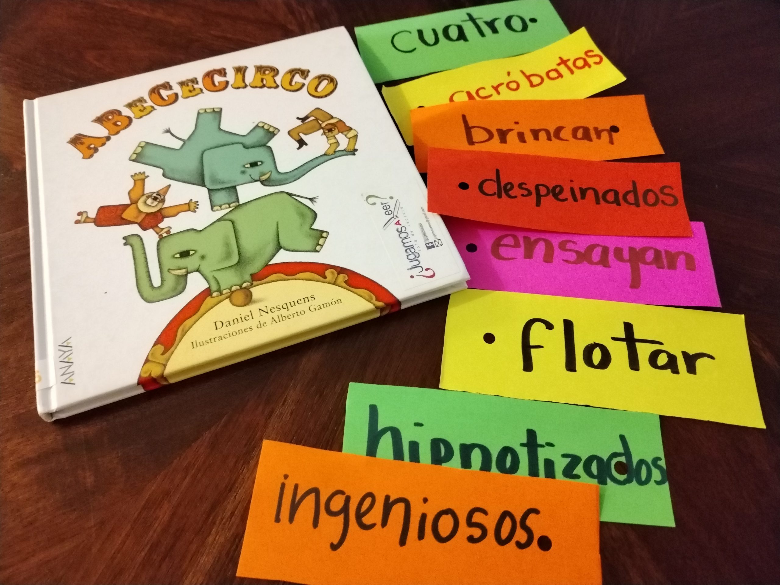 Jugamos con palabras