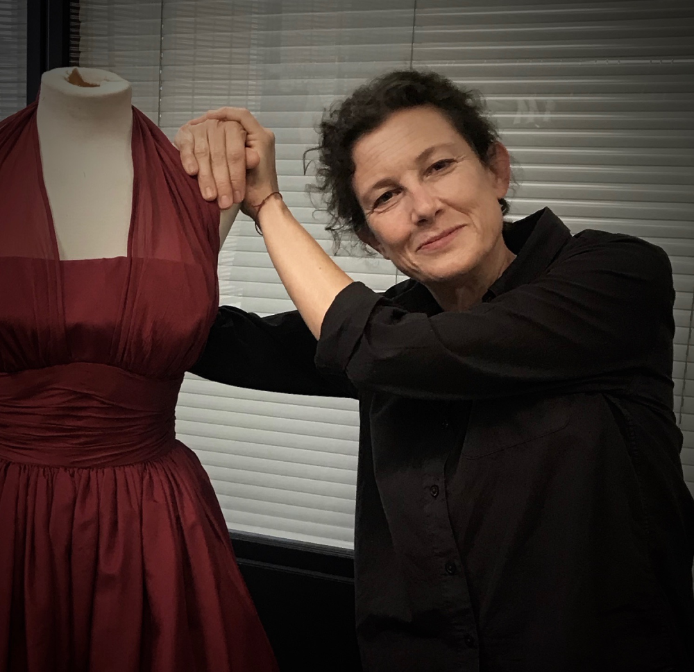 Vestuario creativo del texto a la imagen